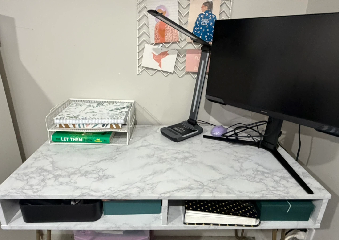 White Marble desk - photo 2