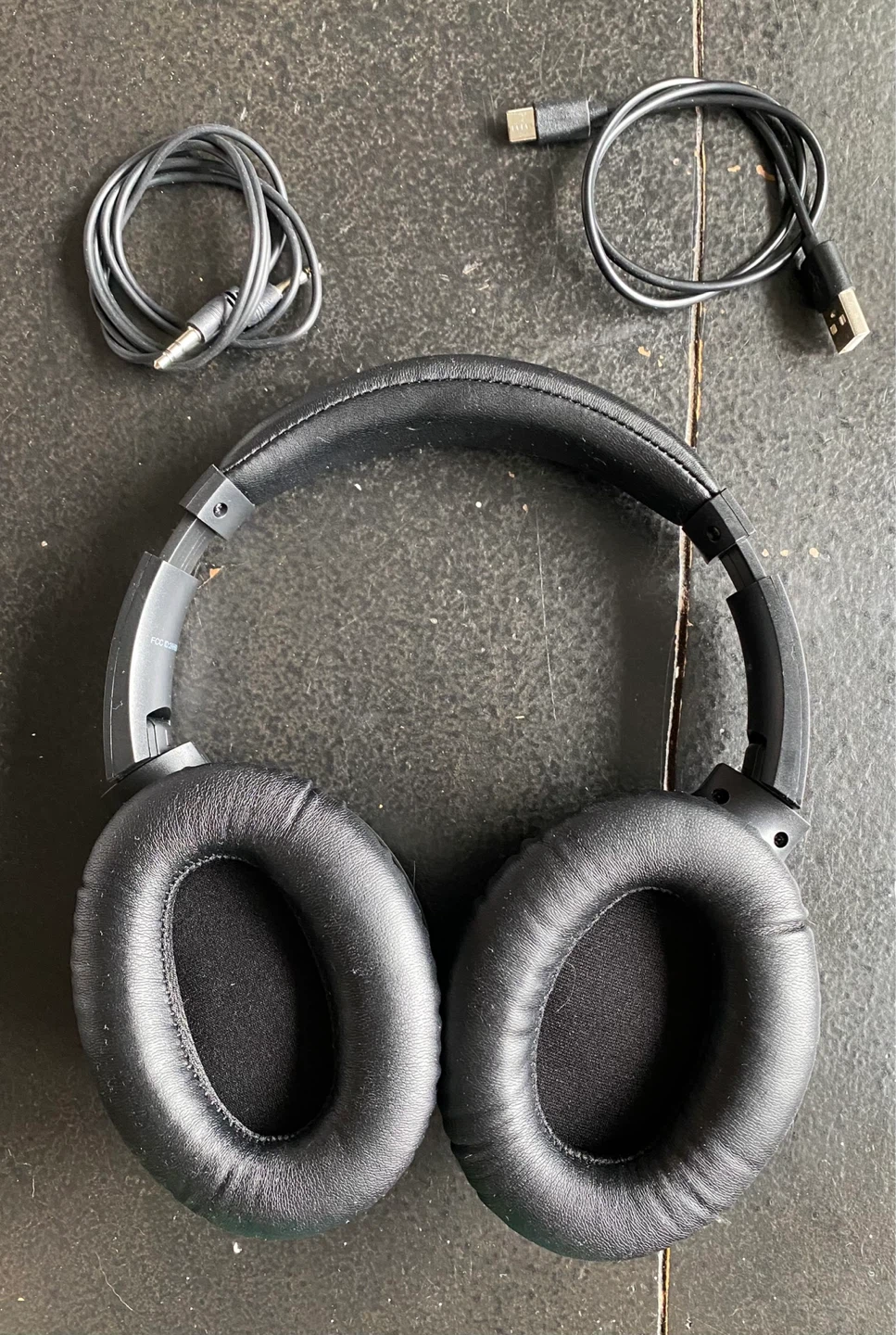 iLIVE Active Noise Canceling Bluetooth Headphones - photo 3