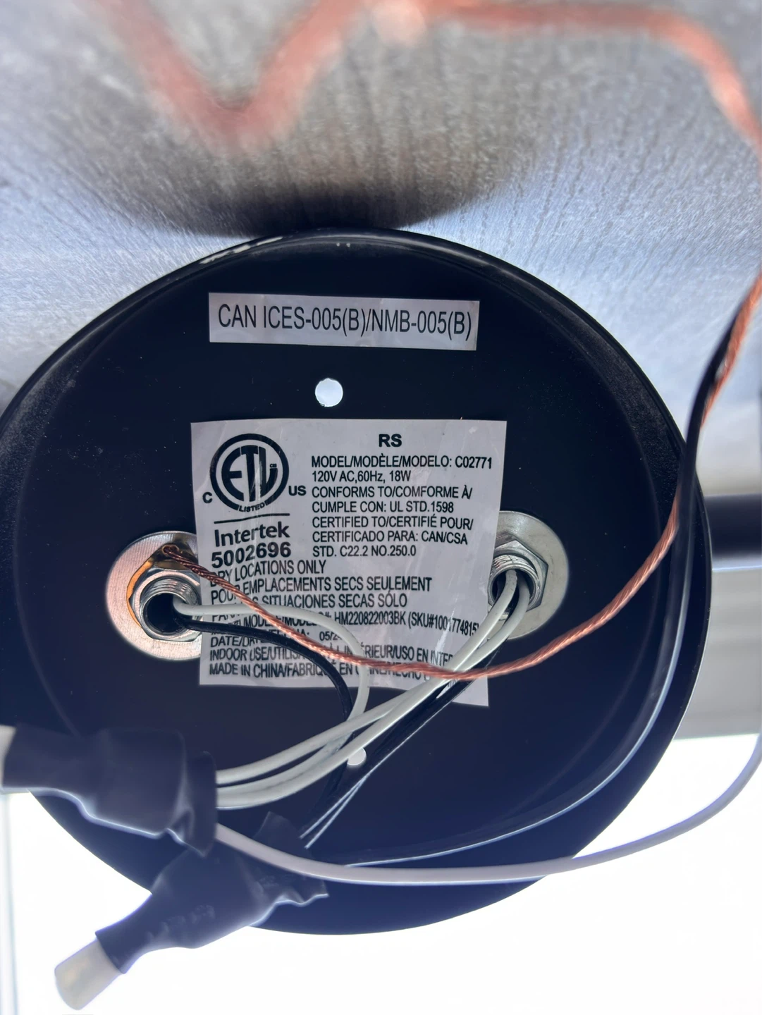 3-Light Track Ceiling Fixture – Excellent Condition - photo 5