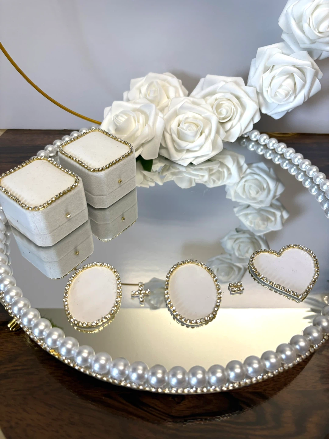 Round Mirror Tray with Faux Pearls & rhinestone Border. - photo 3