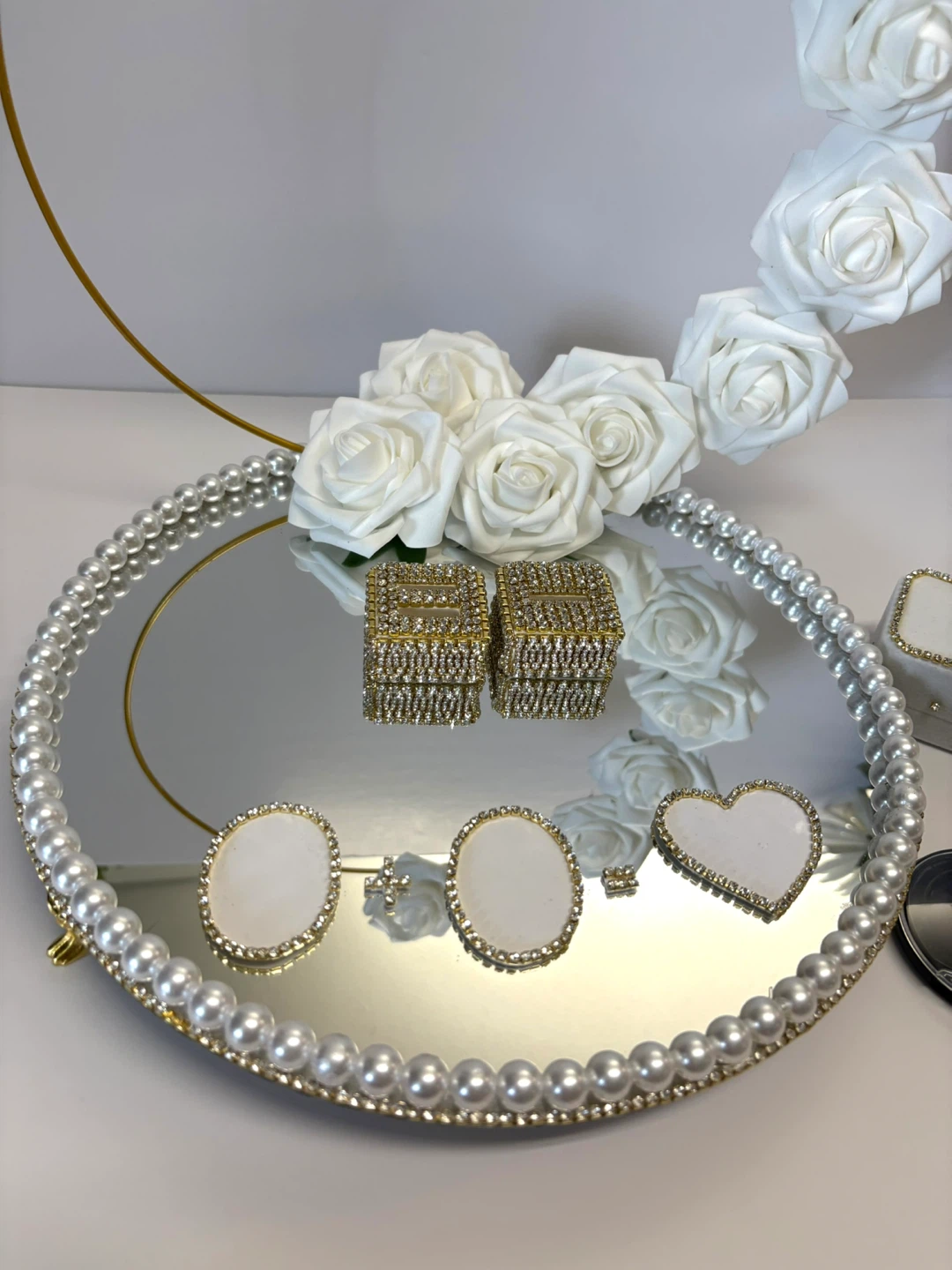 Round Mirror Tray with Faux Pearls & rhinestone Border. - photo 4