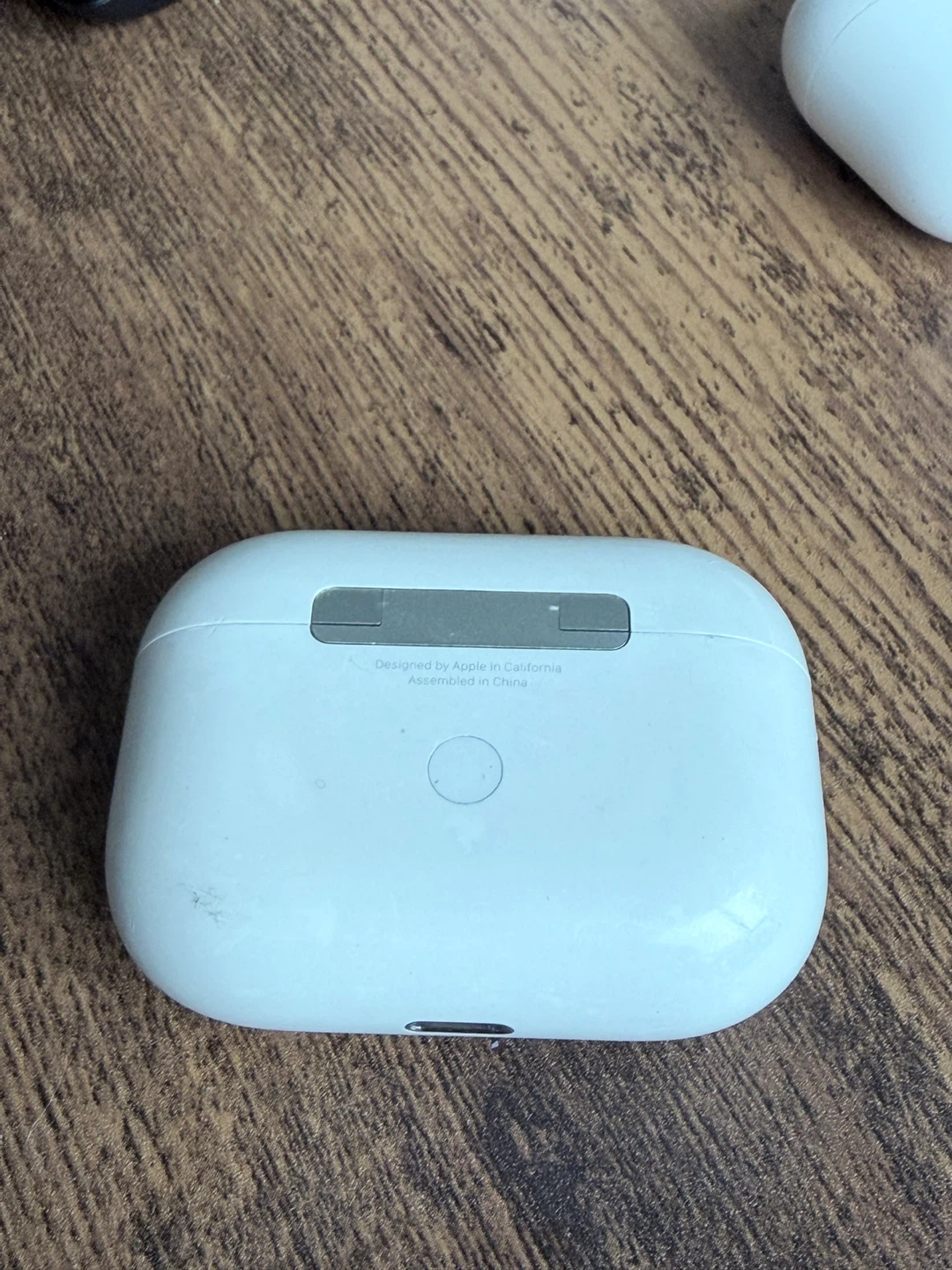 Apple AirPods Pro 2 USB -C Charging Case Only - photo 3