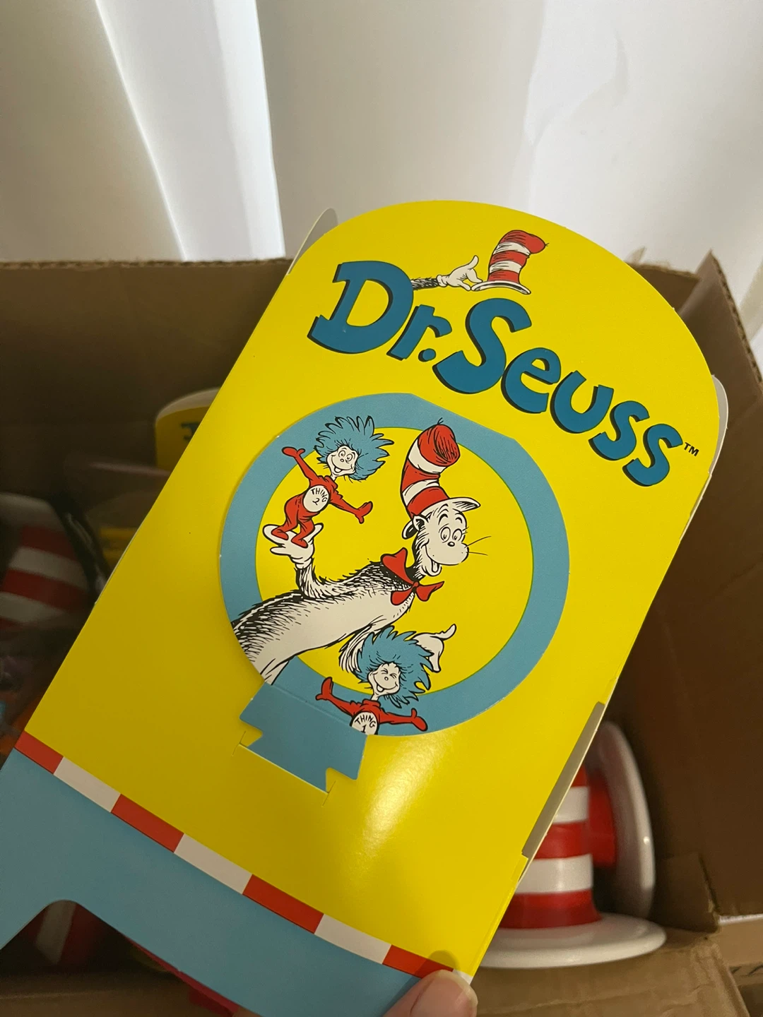 Dr. Seuss Cat in the Hat Party Supplies Lot - photo 3
