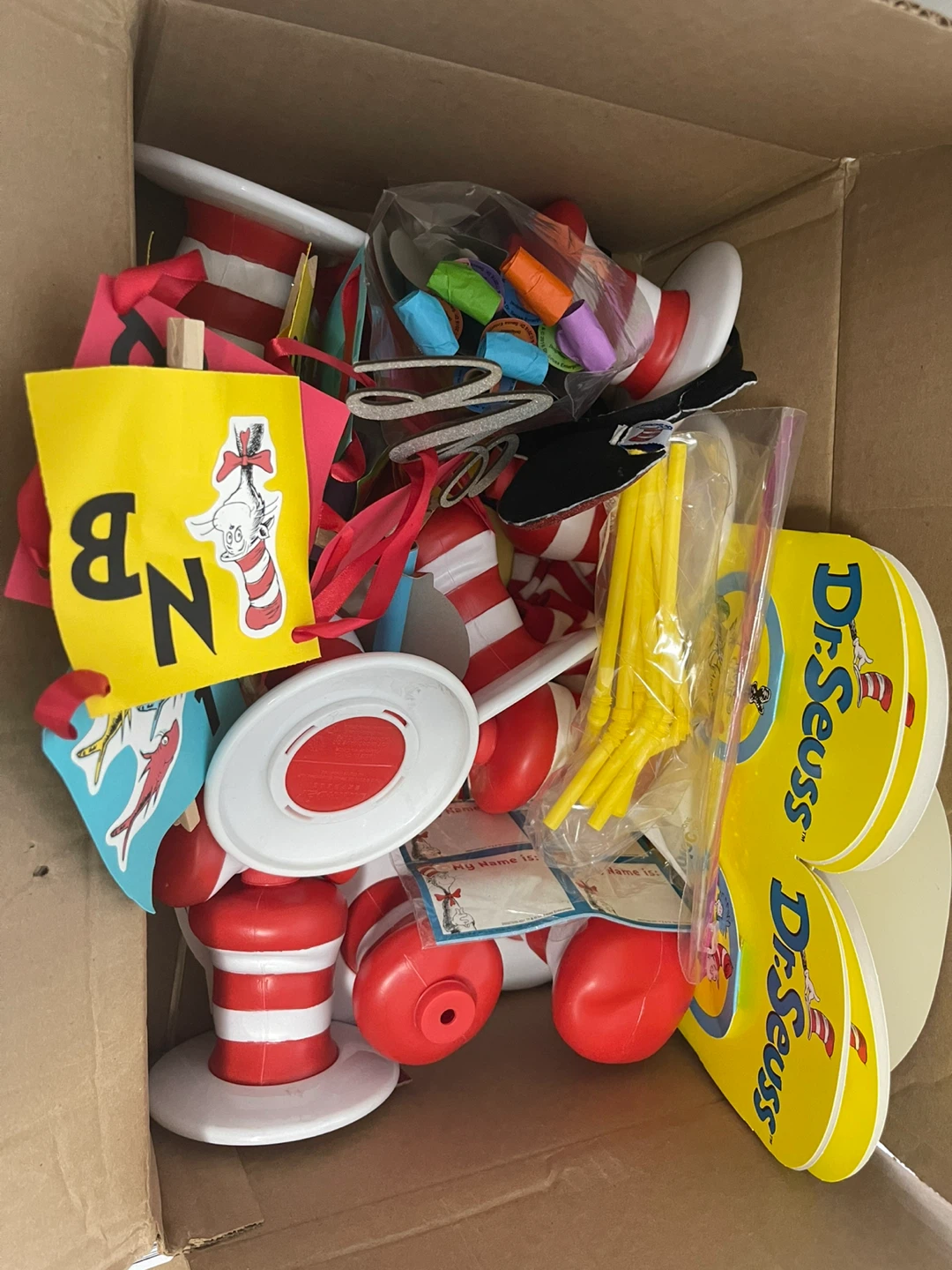 Dr. Seuss Cat in the Hat Party Supplies Lot