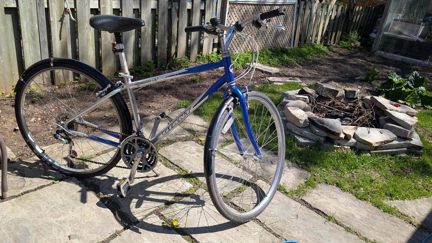 Giant Cypress ST Hybrid Bike