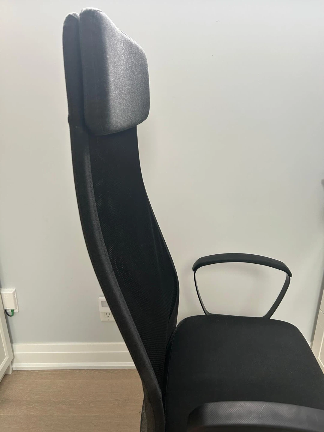 Black Mesh Office Chair - photo 3