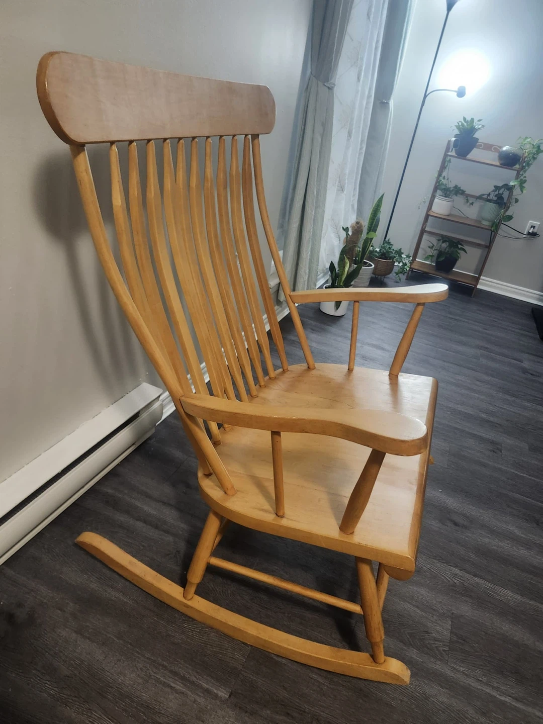Wooden Rocking Chair - photo 2