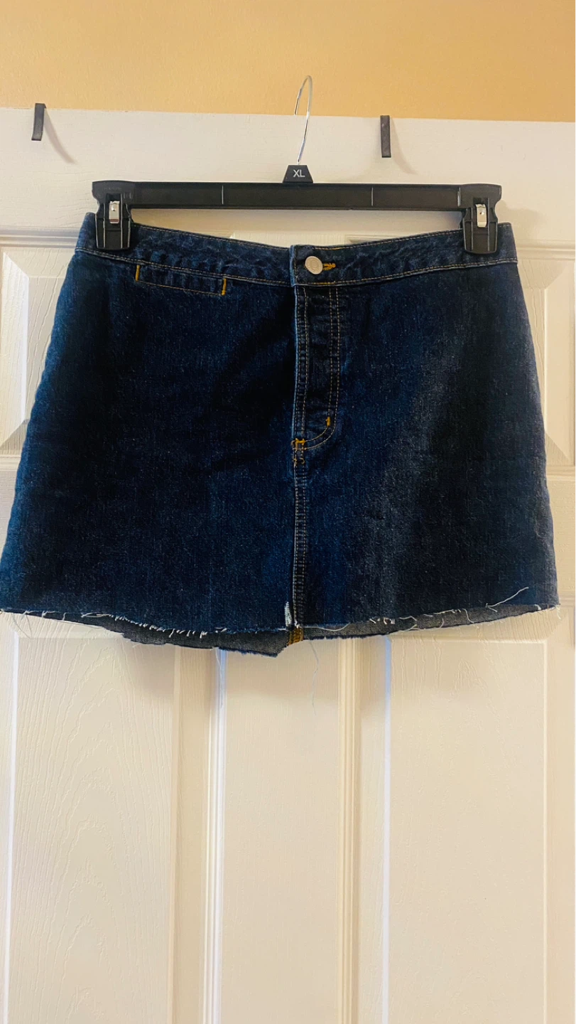 Uneven hem skirt size 6 gap - photo 2