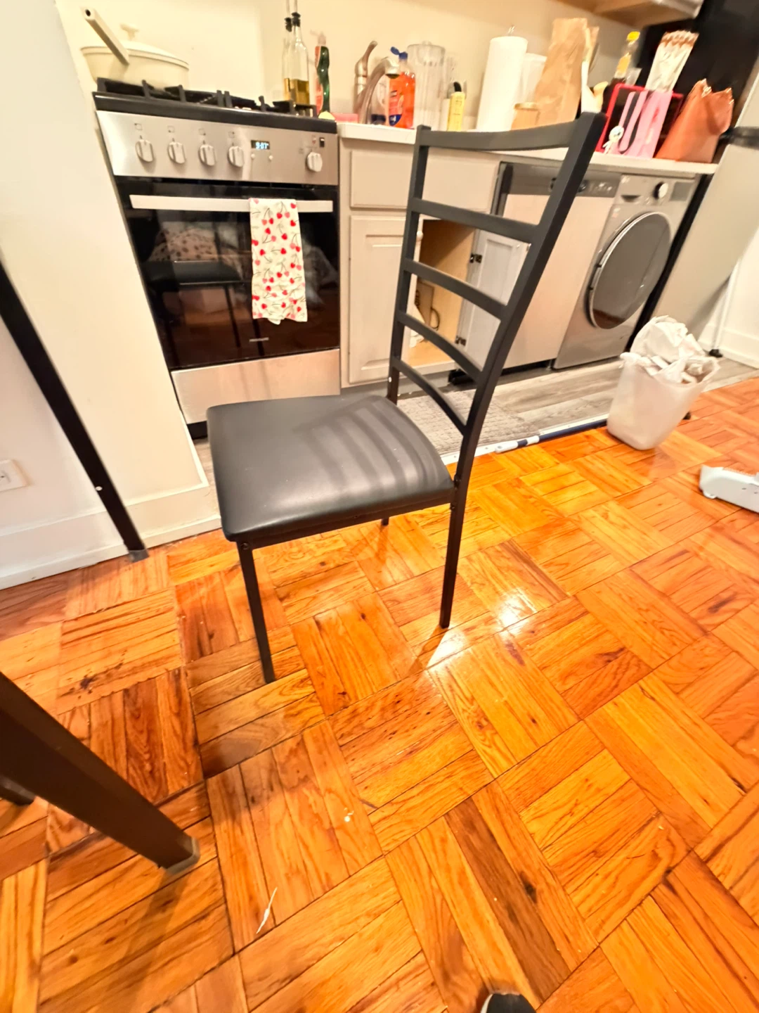 Small Dining Table with 2 Chairs - photo 4