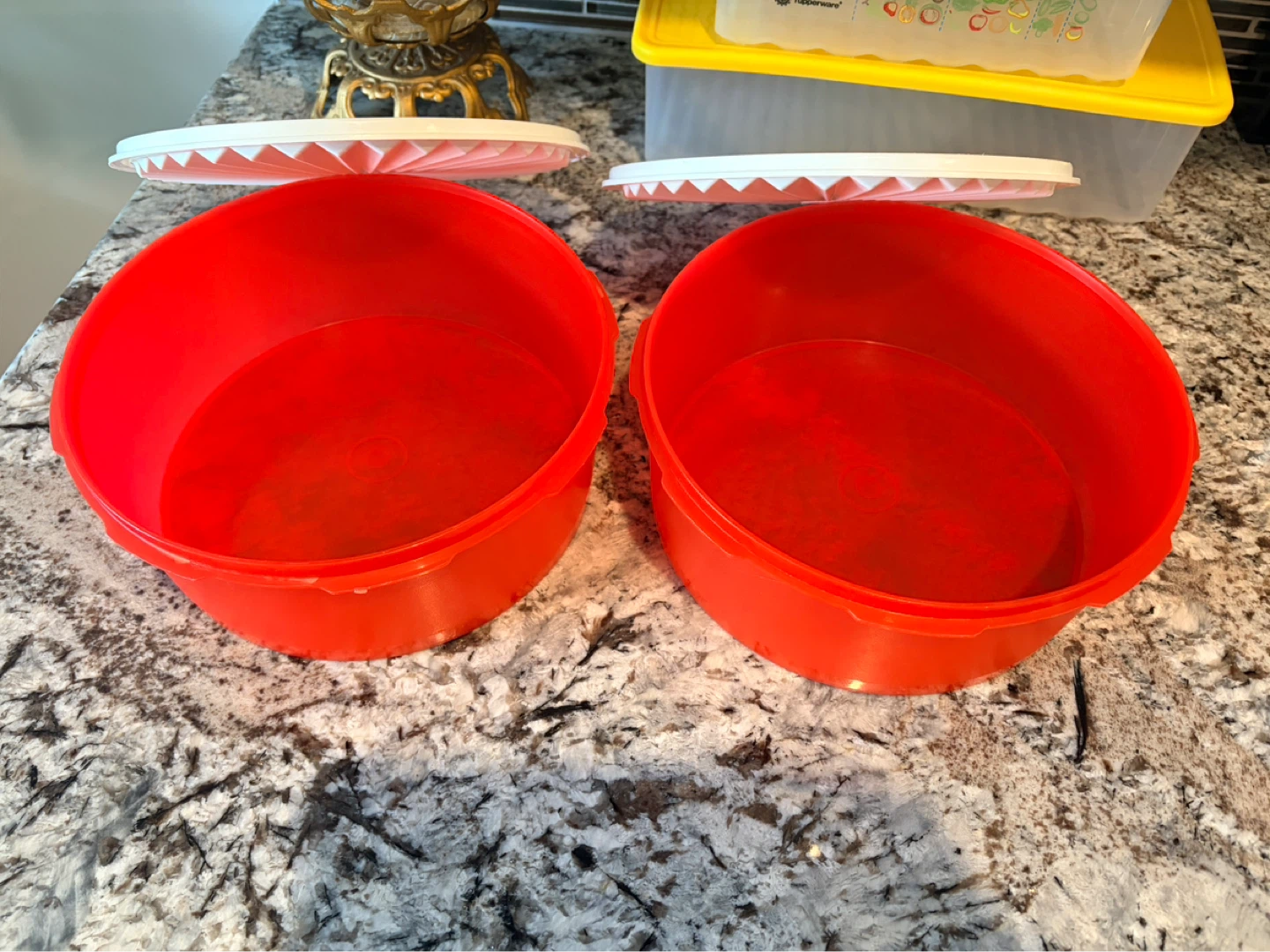 Tupperware Large Red Serving Bowls with Lids - Set of 2 - photo 3