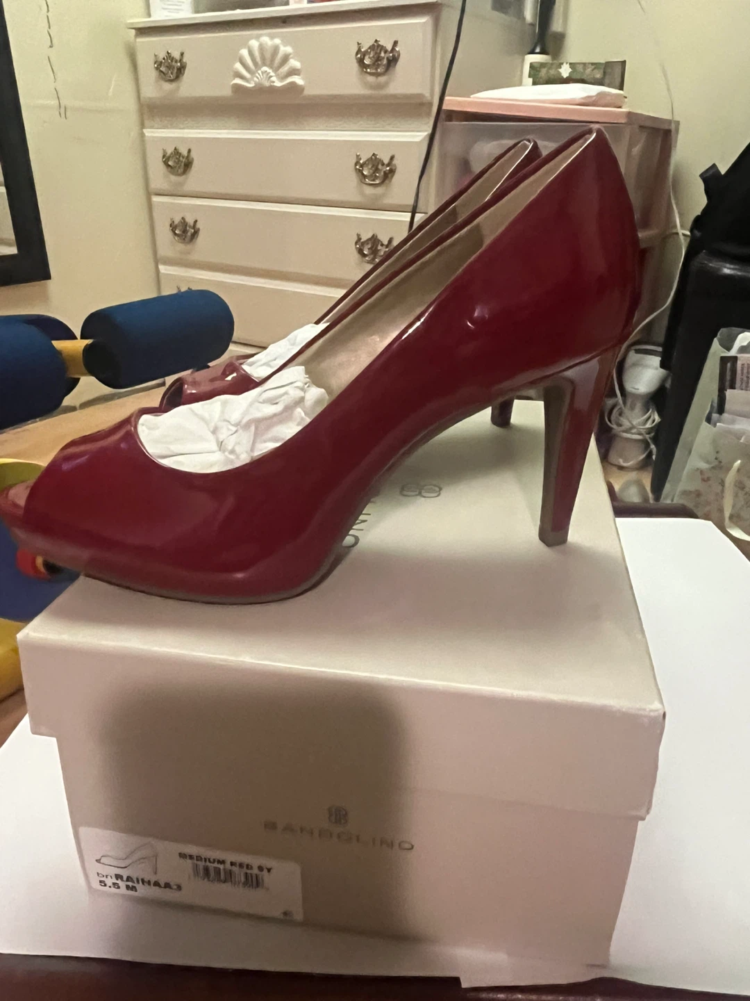 Bandolino Women's Peep Toe Heels Size 5.5 M - photo 3