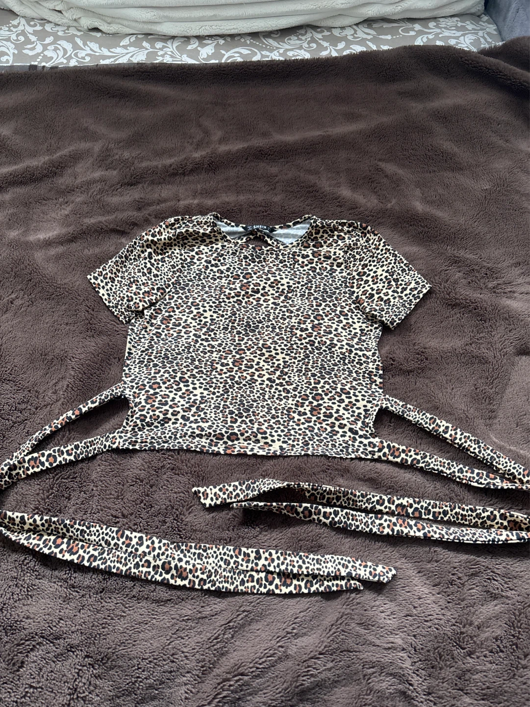 SHEIN Leopard Print Tie-Front Crop Top