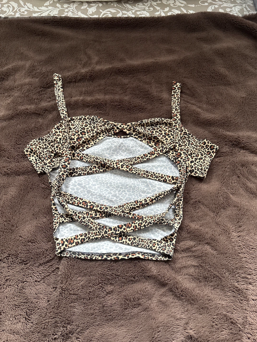 SHEIN Leopard Print Tie-Front Crop Top - photo 2