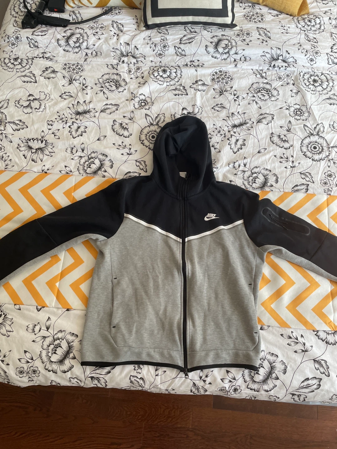 Nike Tech Fleece Full Zip Hoodie
