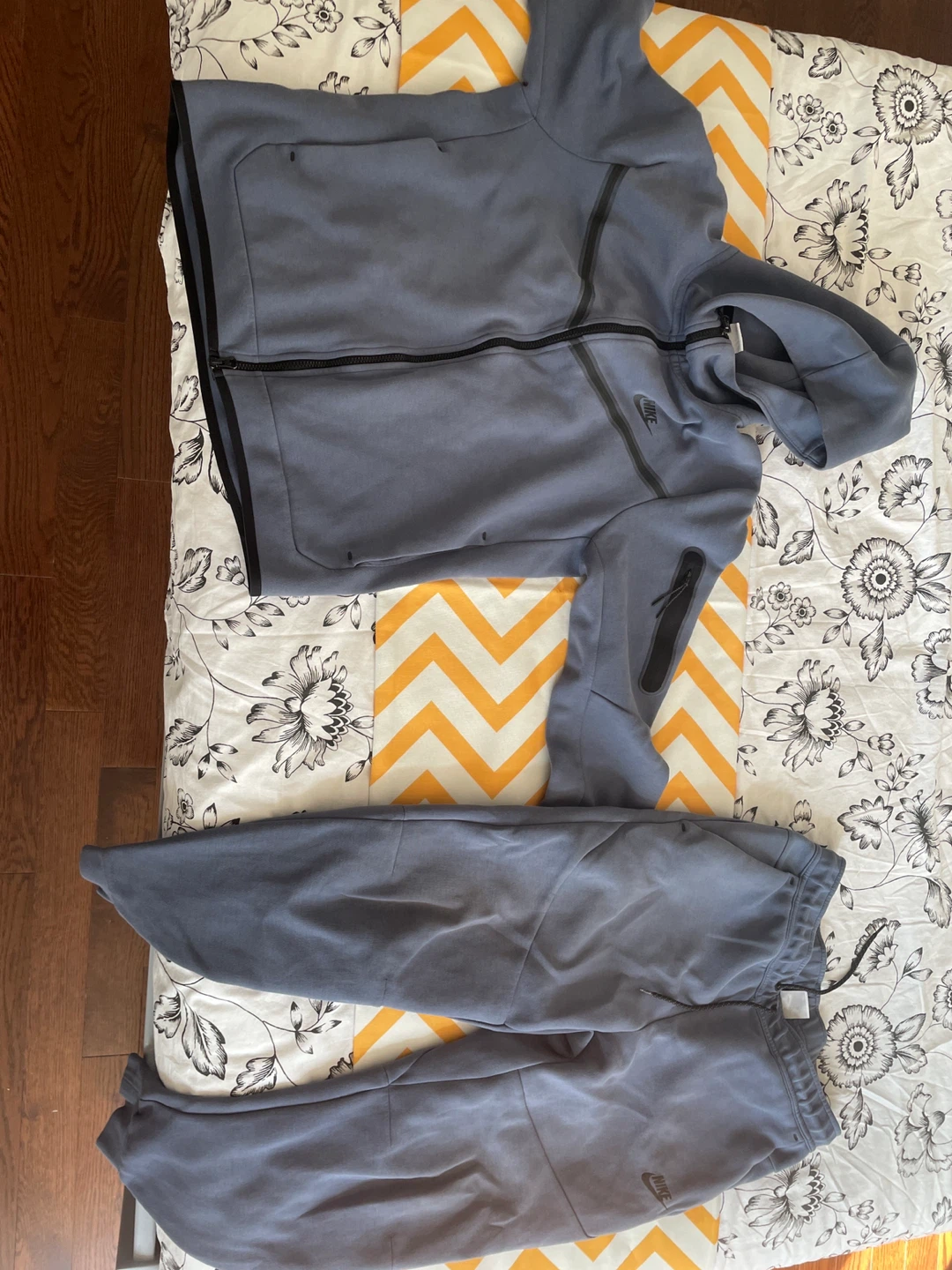 Nike Tech Fleece Full-Zip Hoodie and Pants Set