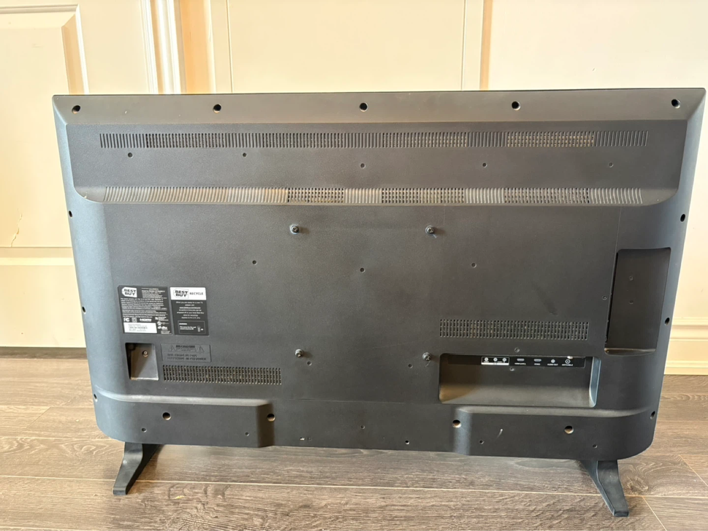 Sharp Roku TV 43 inch and IKEA TV stand - photo 5