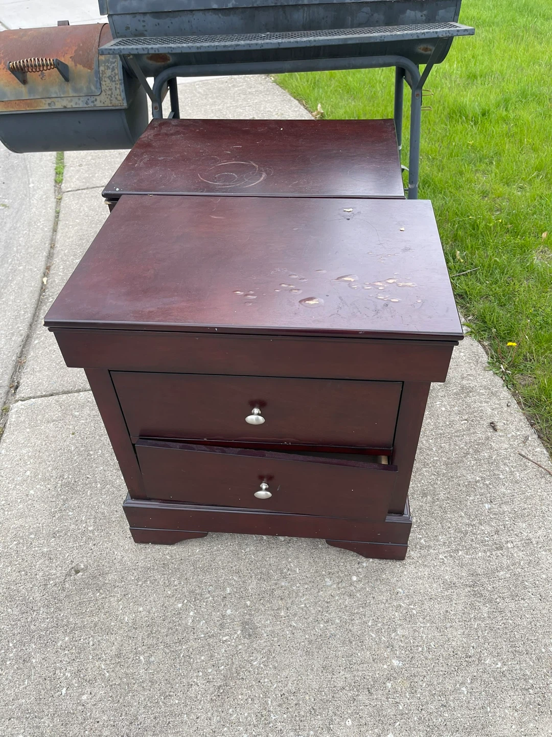 Dark Cherry Wood Nightstand with 2 Drawers