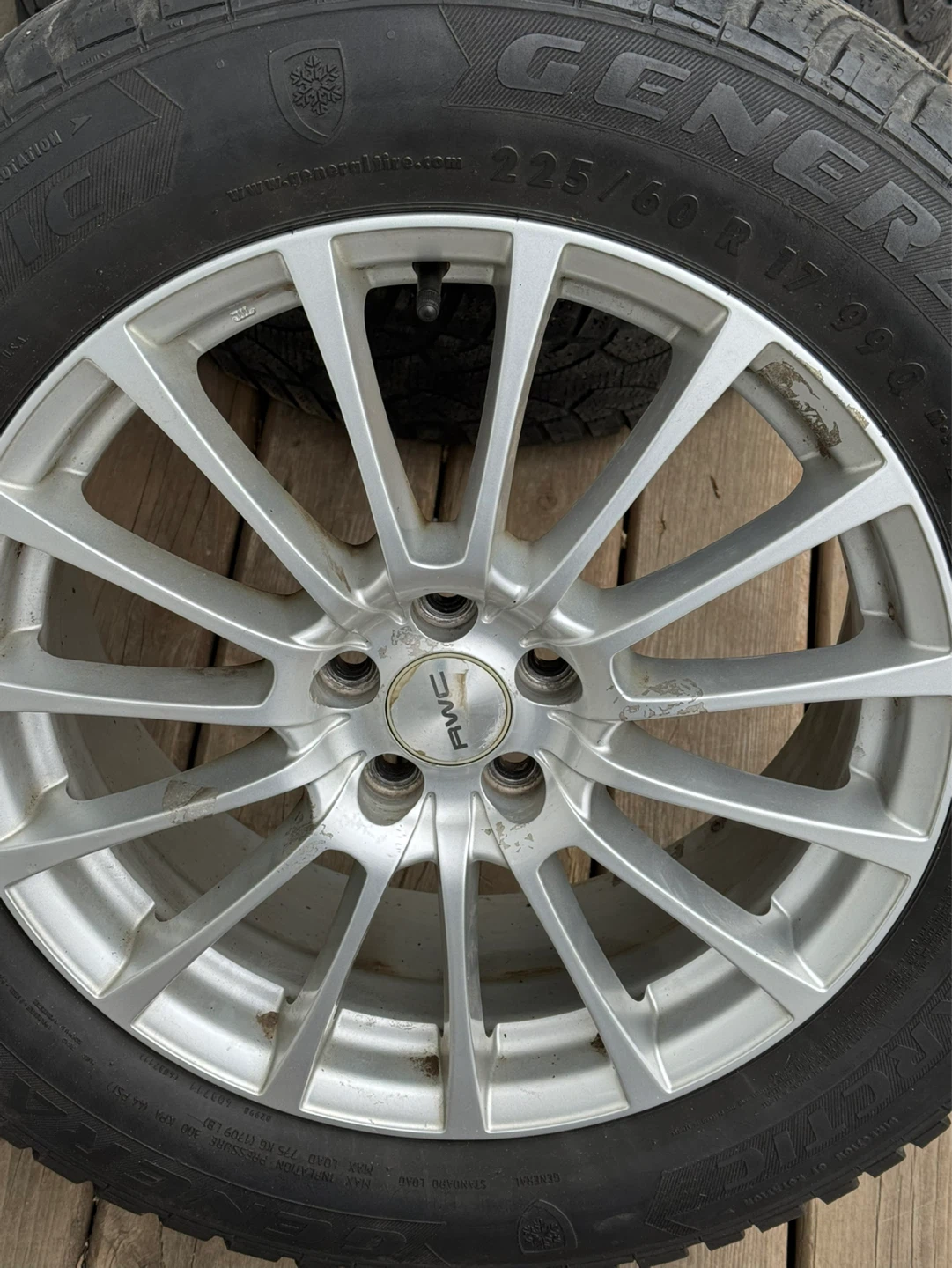 Tires and rims  225 60r 17
