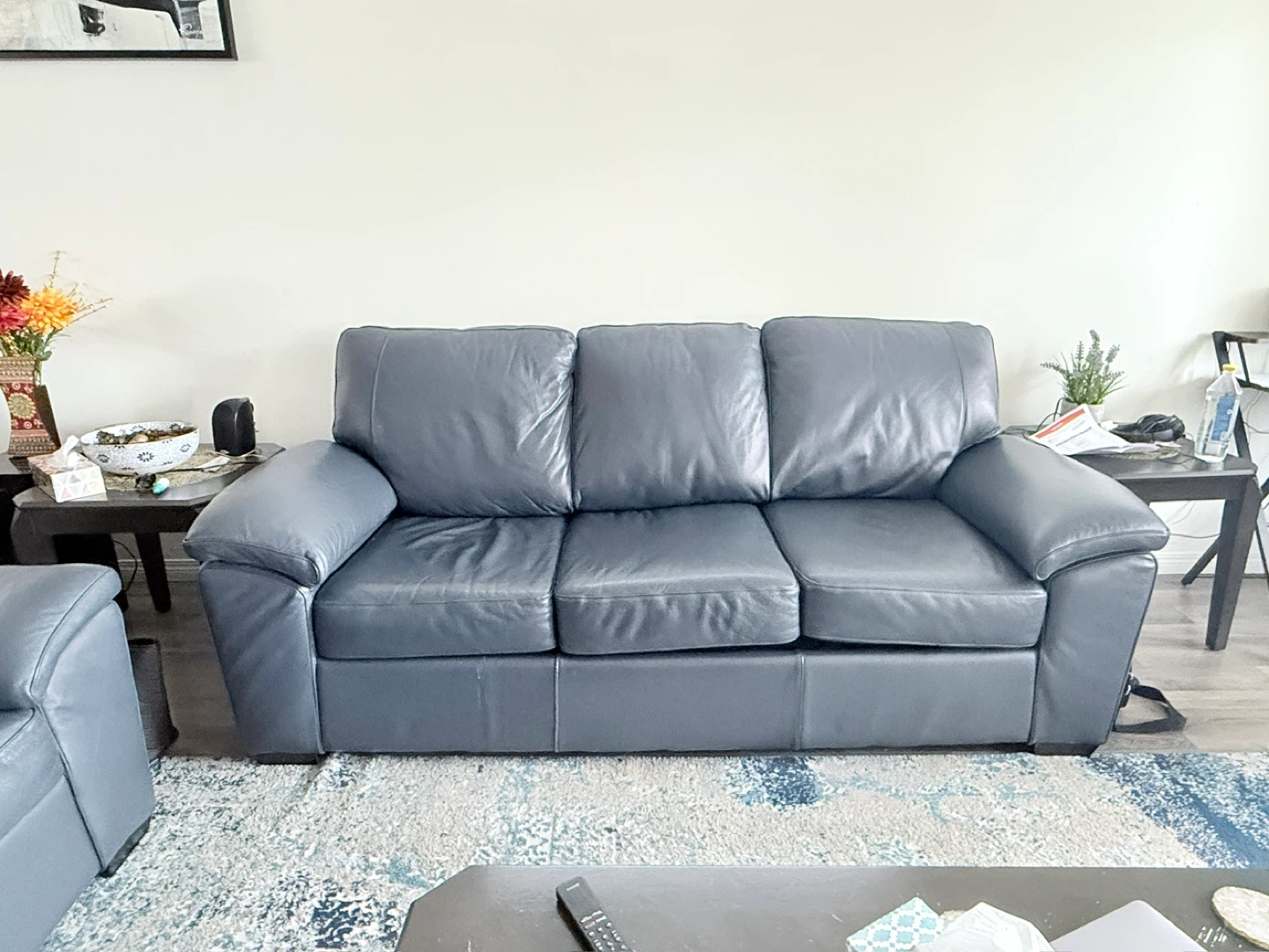 Genuine Leather Sofa & Loveseat Set – Excellent Condition 🛋️✨