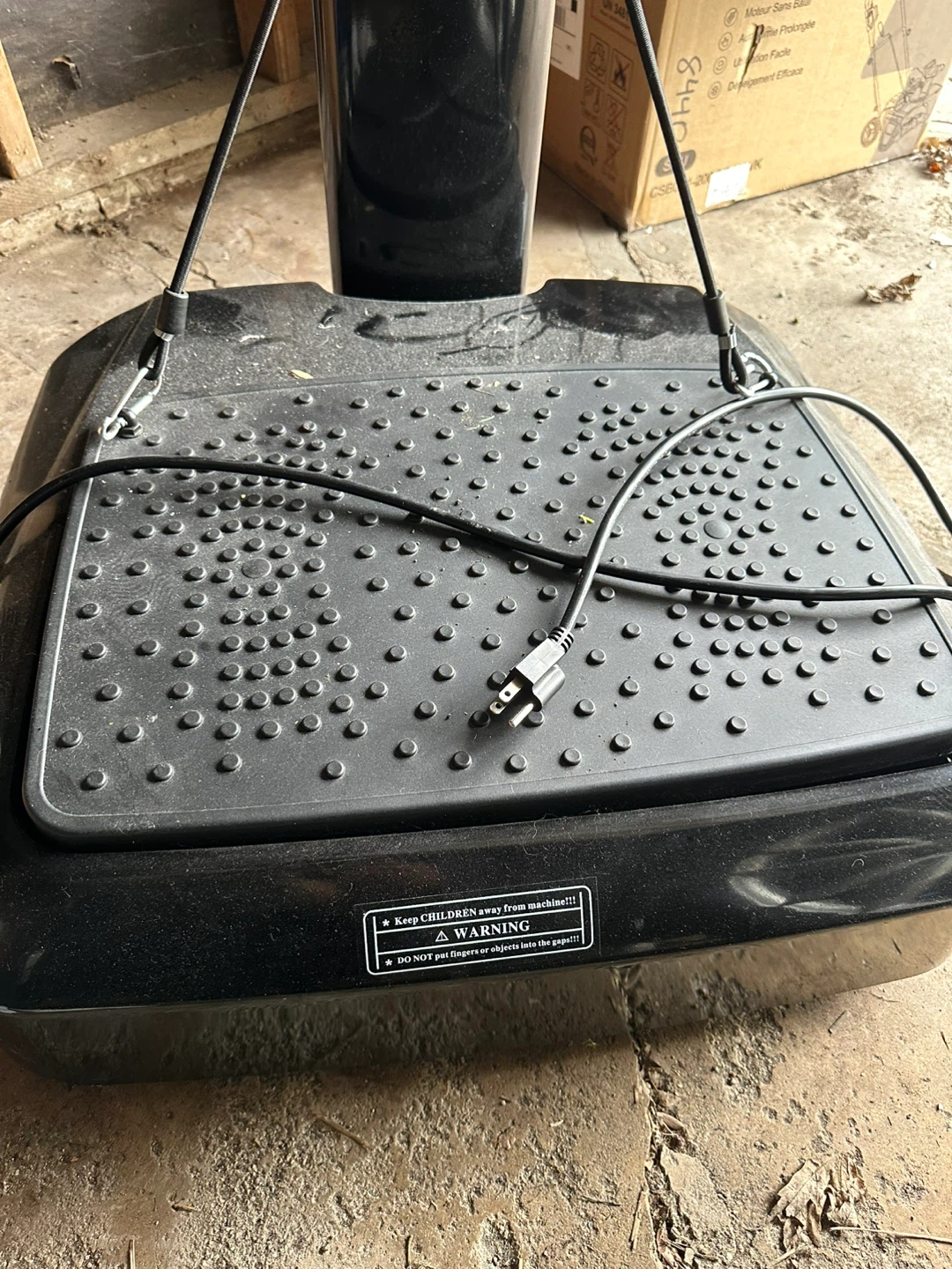 MaxKare Black Vibration Plate Exercise Machine - photo 2