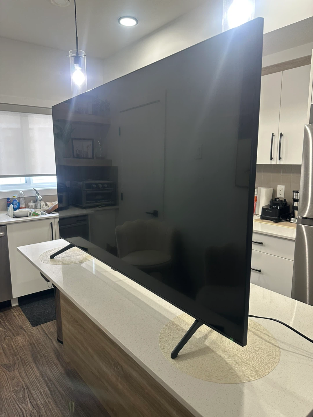 70-inch Samsung 4K UHD Smart TV – Like New - photo 4