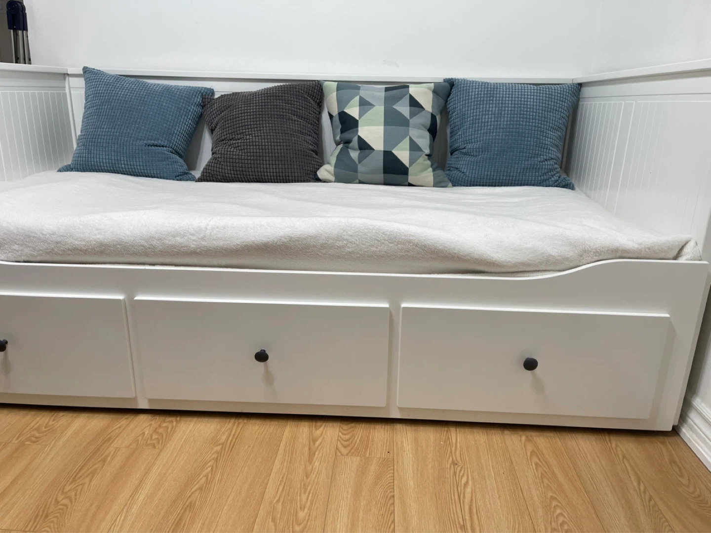 White Daybed with 3 Drawers - photo 5