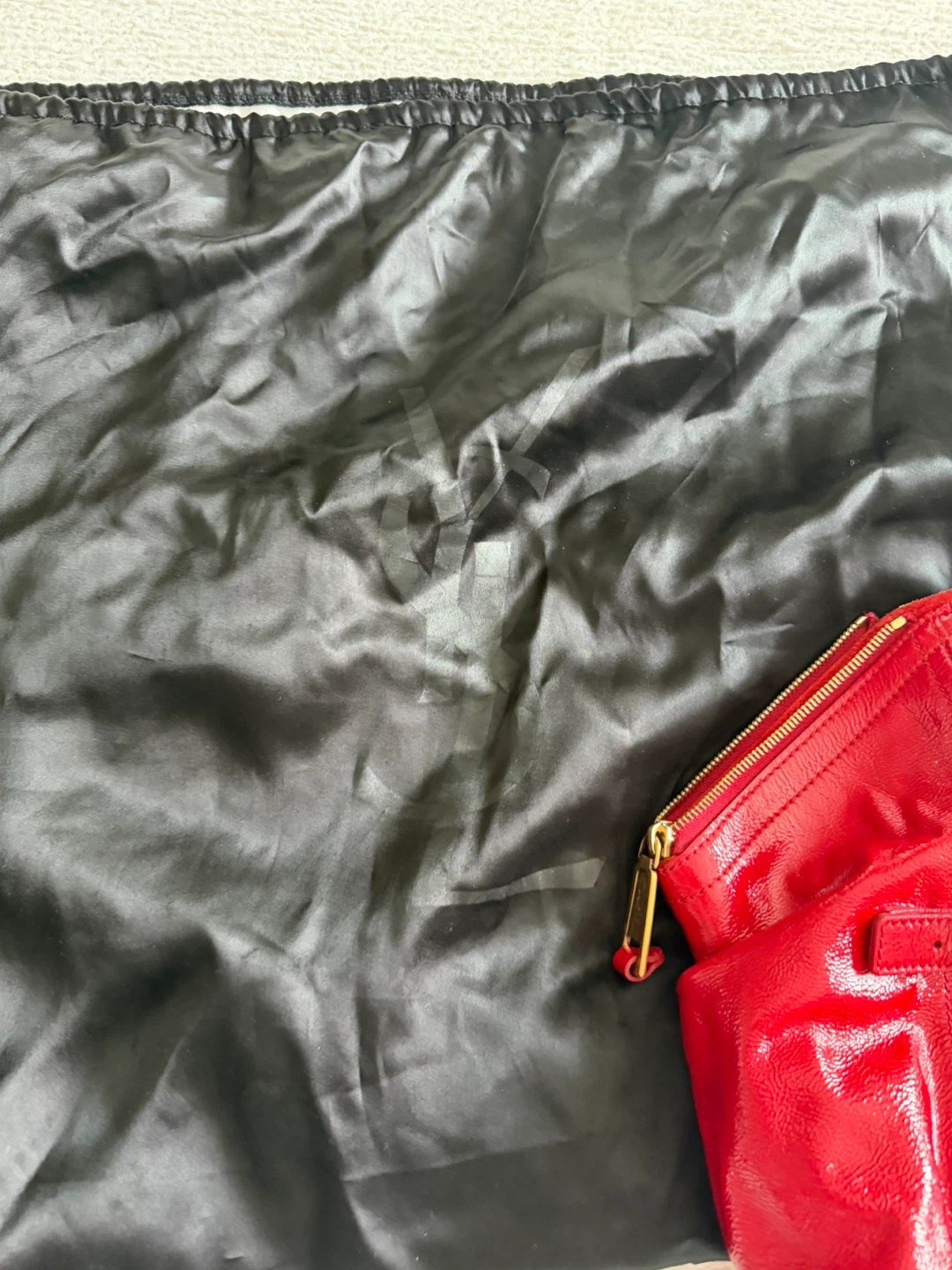 Yves Saint Laurent Red Patent Leather Muse Two Handbag - photo 2