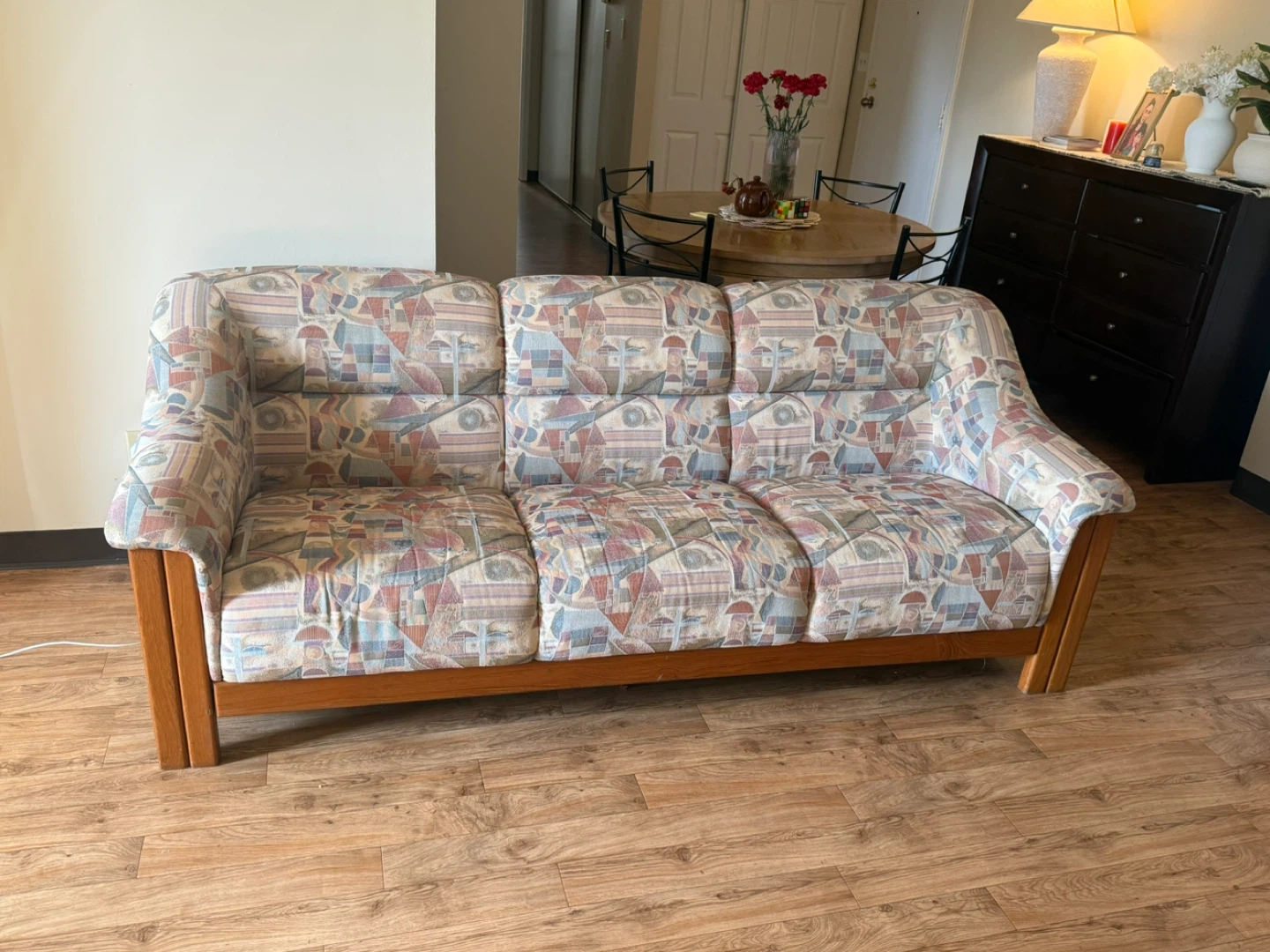 Beautiful Vintage Sofa Set for Sale - photo 2