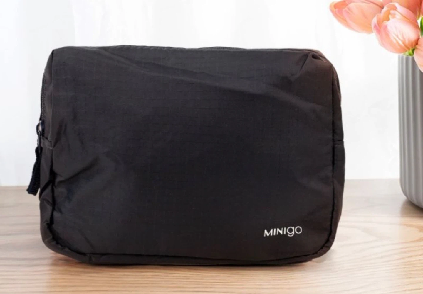 Minigo Black Travel Pouches/Bags