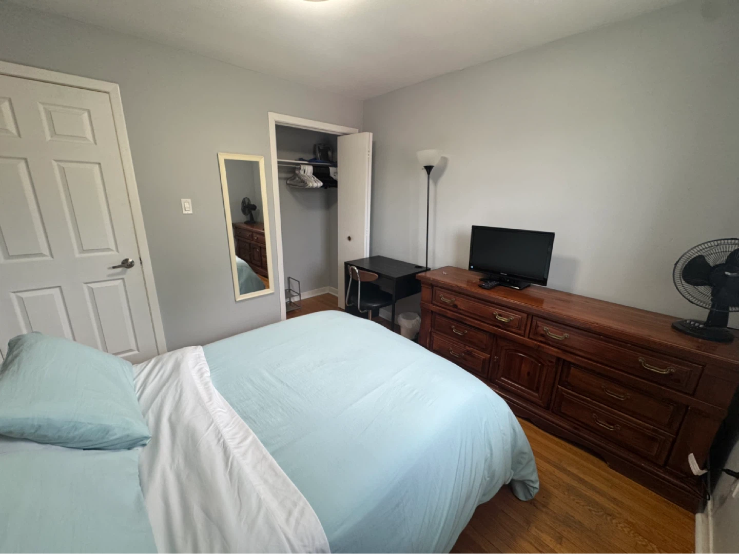 Private room for rent - photo 4