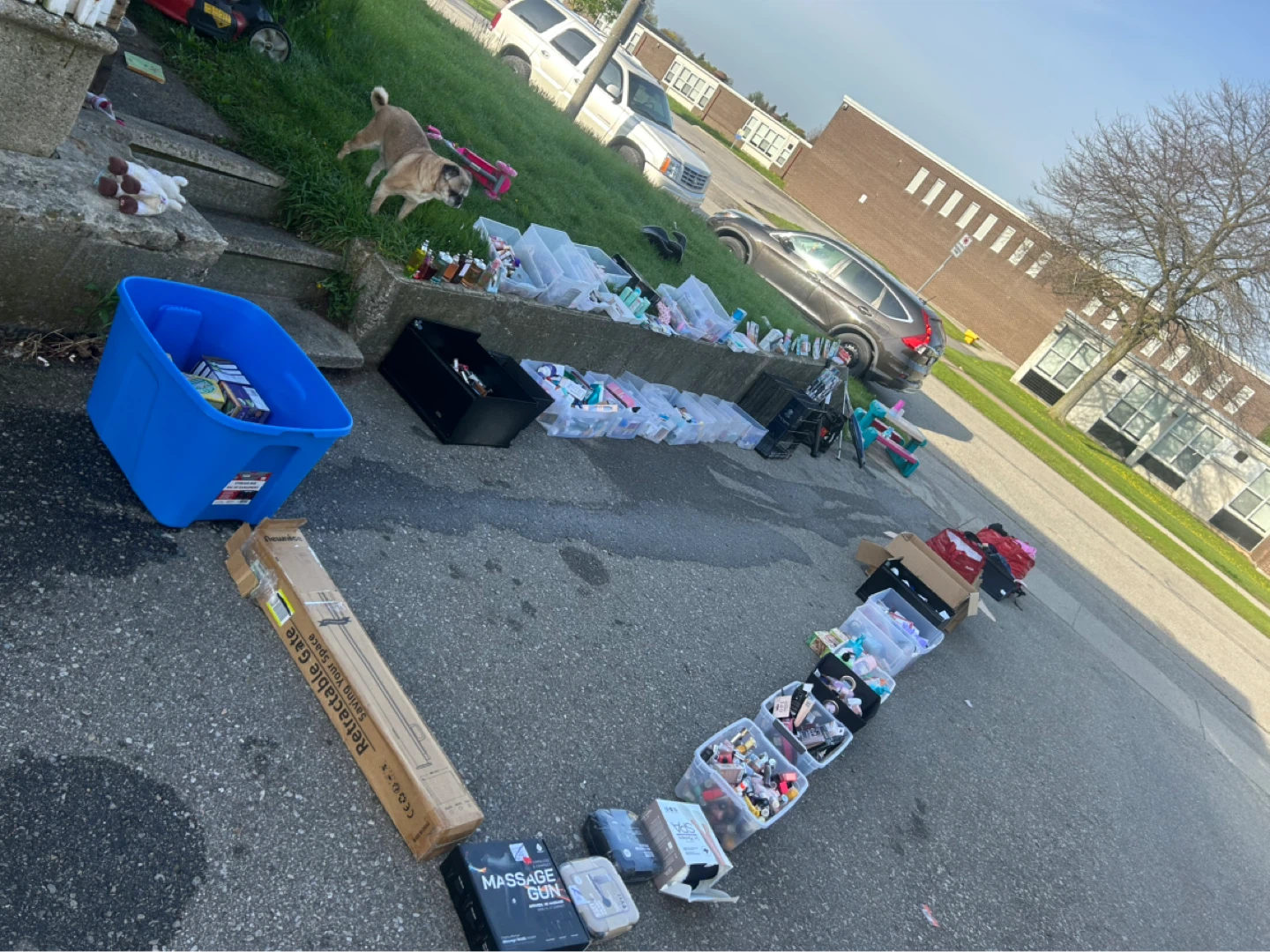 Yard sale. - photo 2
