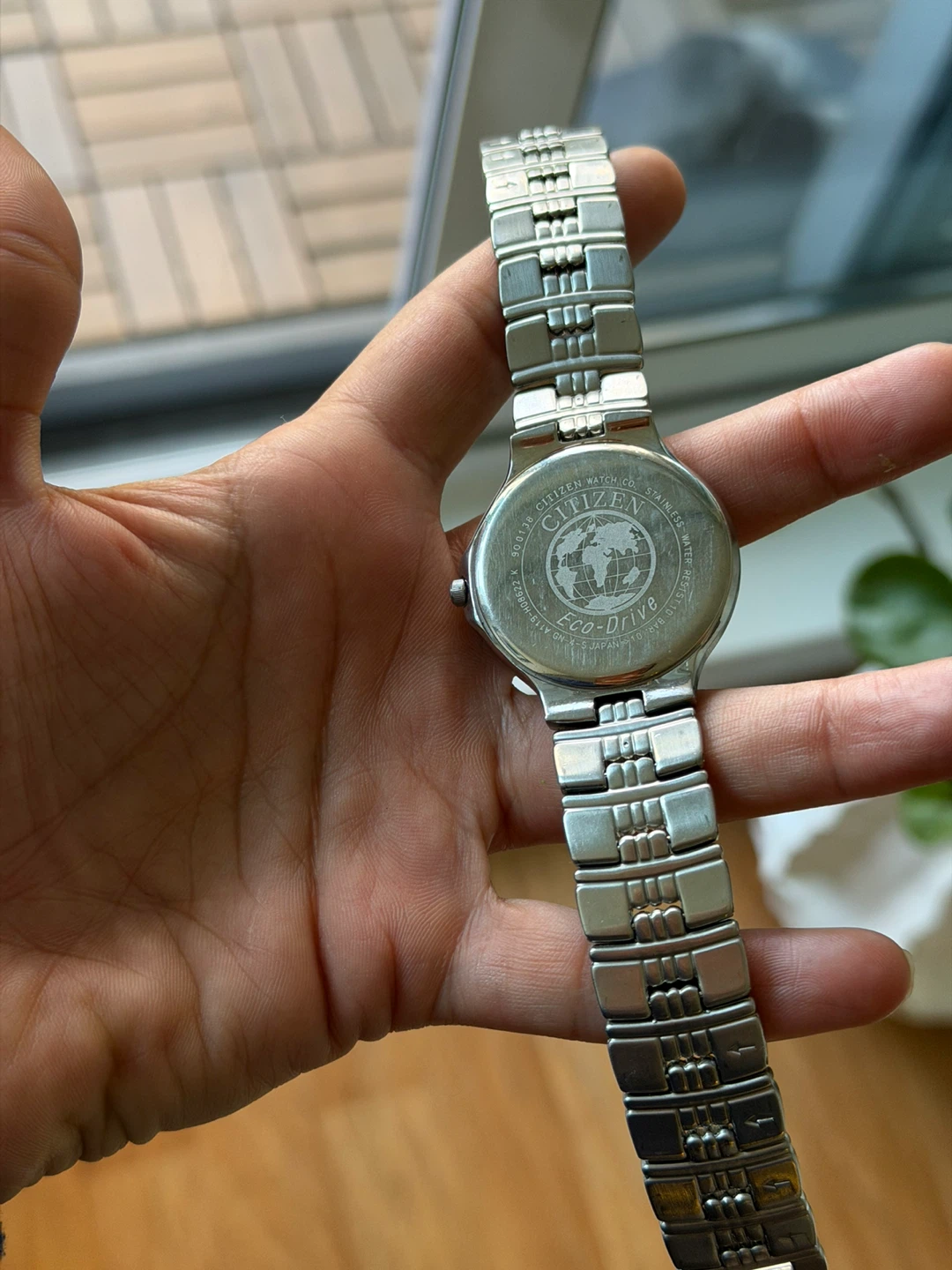Citizen Eco-Drive WR100 Watch - photo 2