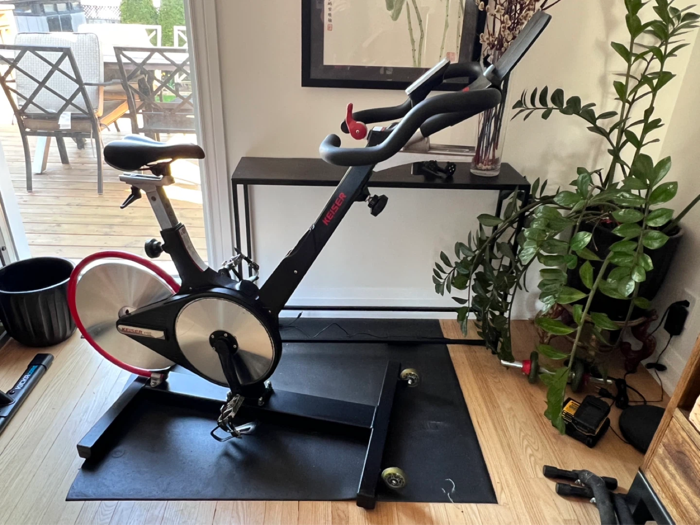 Keiser M3 indoor spin bike - photo 3
