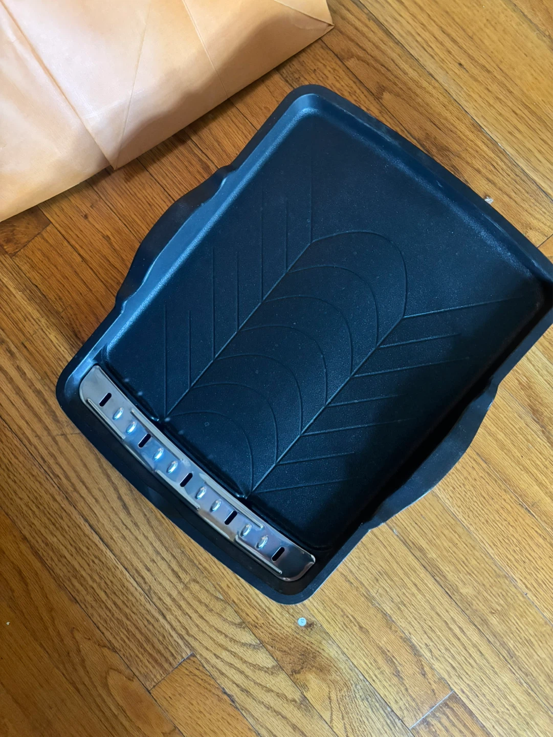 Hana Grill Pan with Drippings Catcher - photo 5