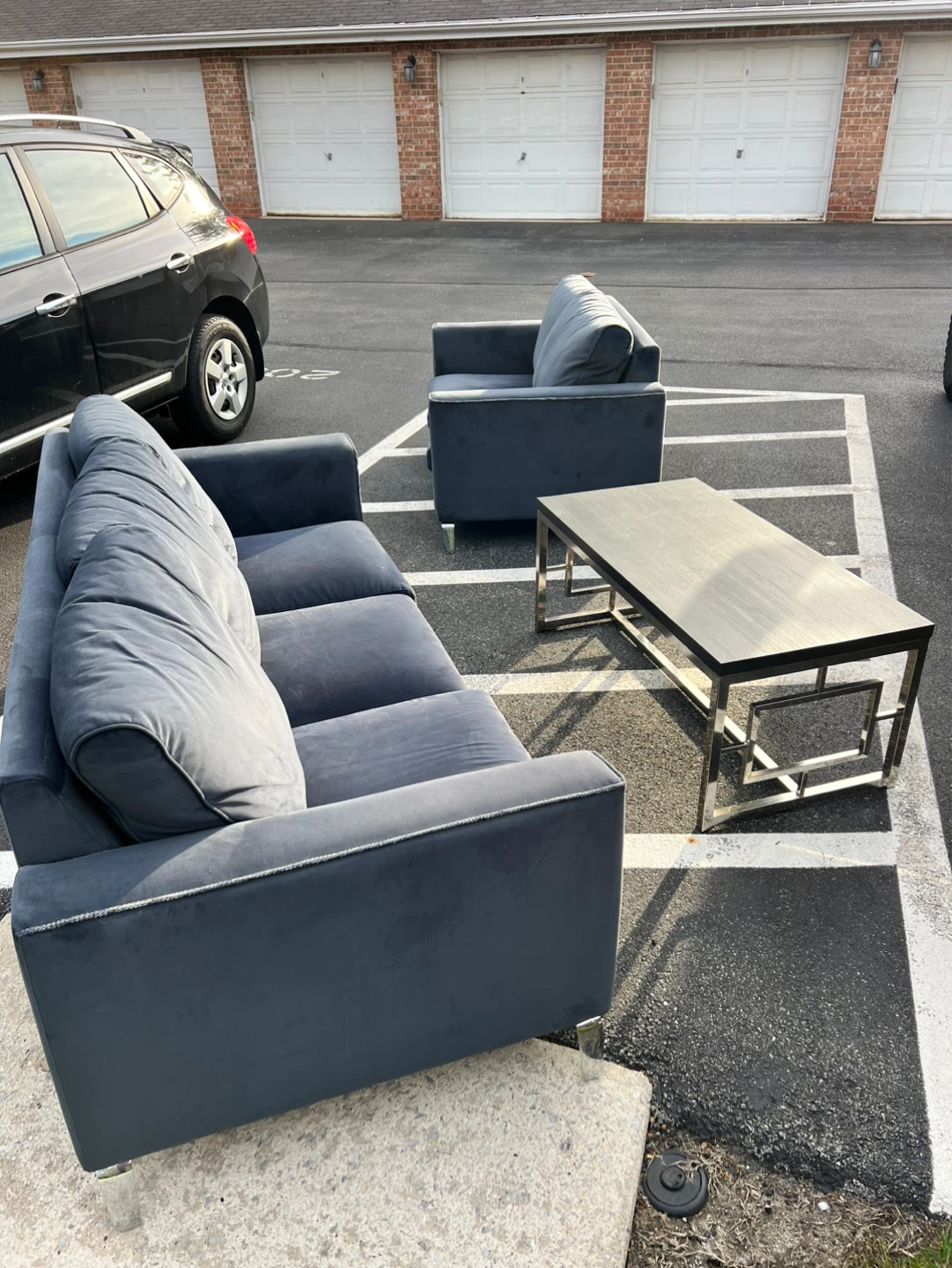 Sofa/Loveseat Set and Coffee Table - photo 2