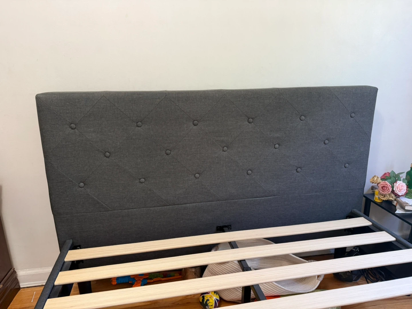 Dark Gray Upholstered Tufted Headboard Bed Frame - photo 2