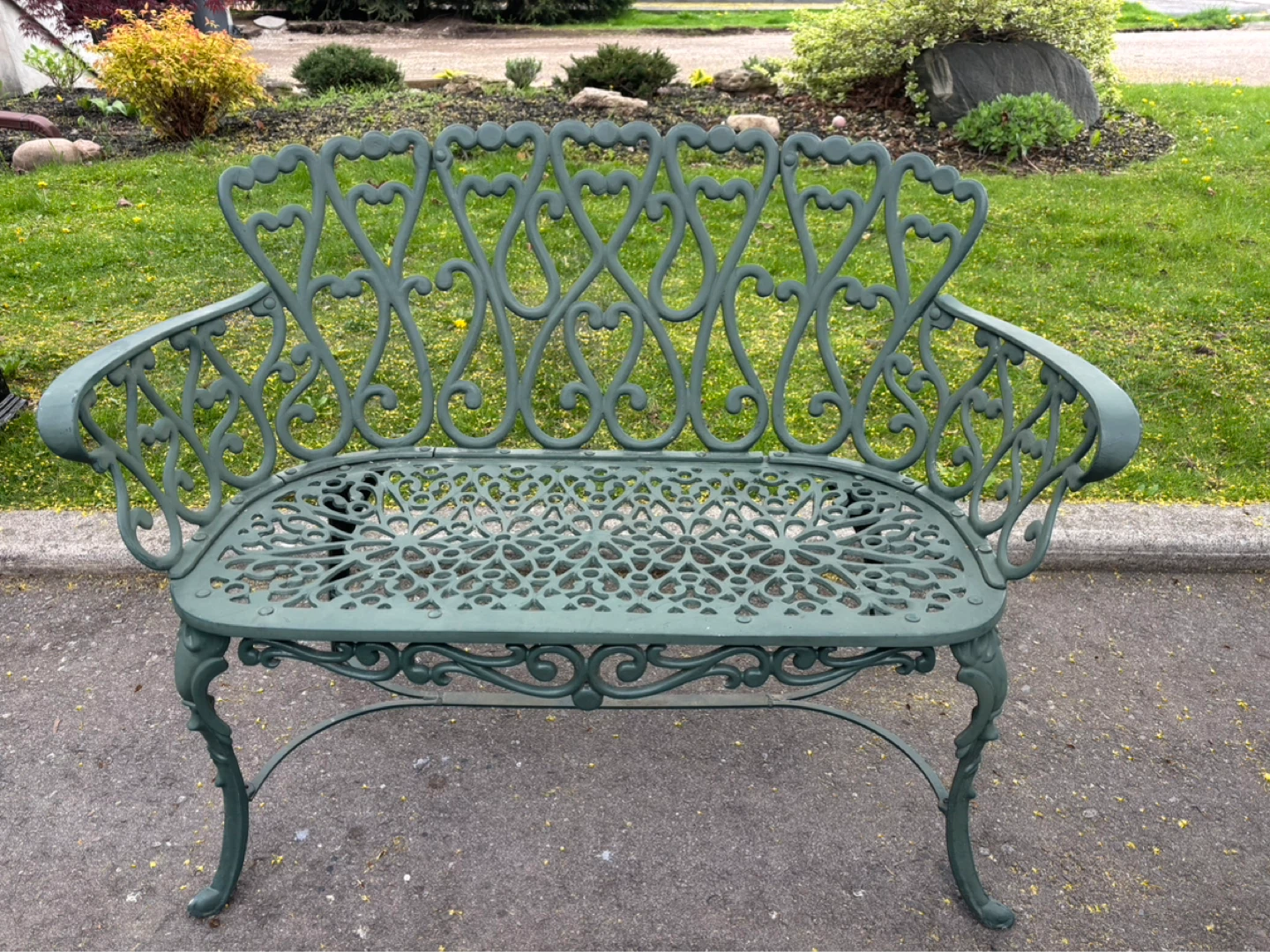 Cast aluminum Victorian style garden bench