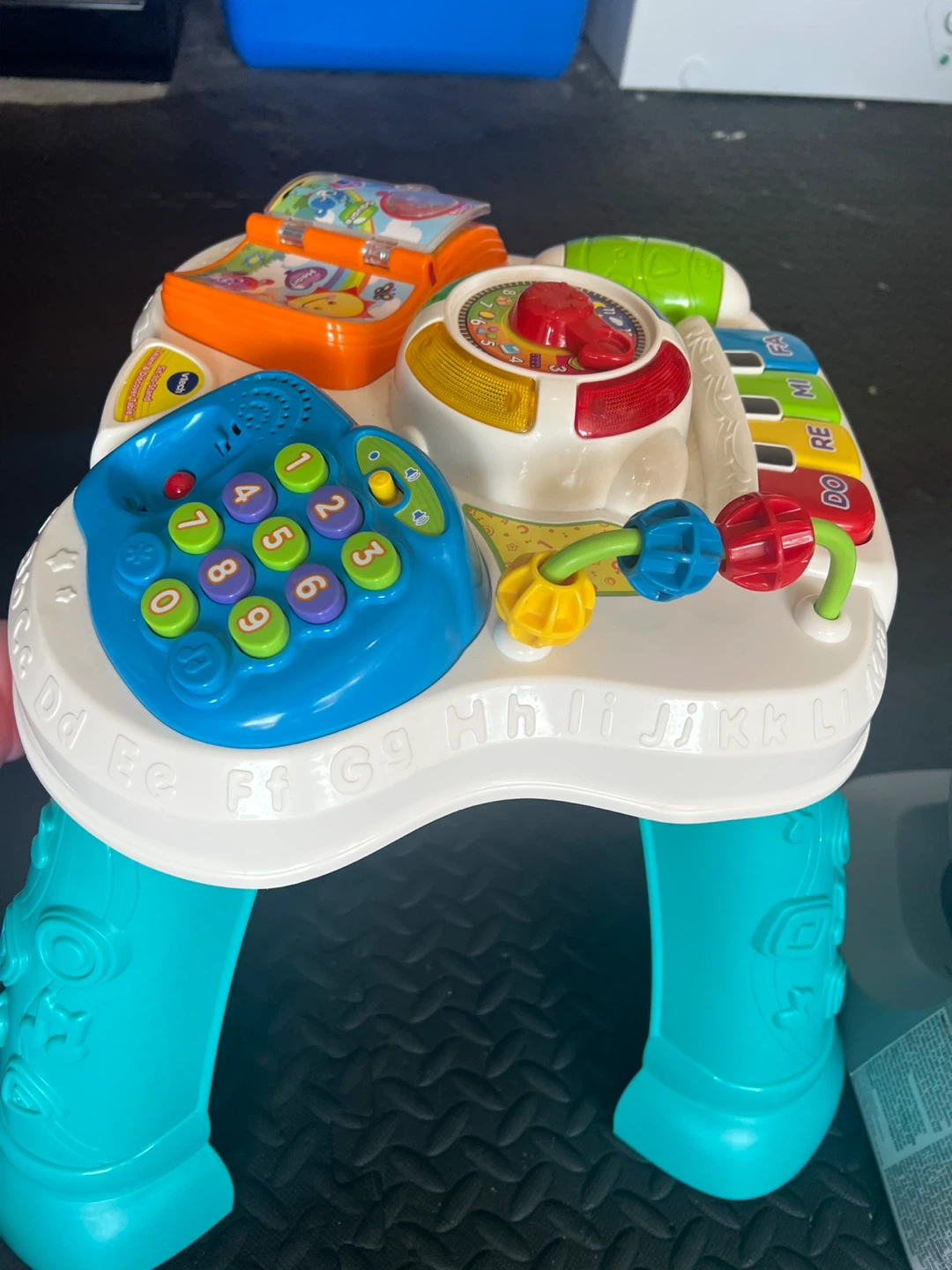 VTech Sit-to-Stand Smart Car & Discover Table