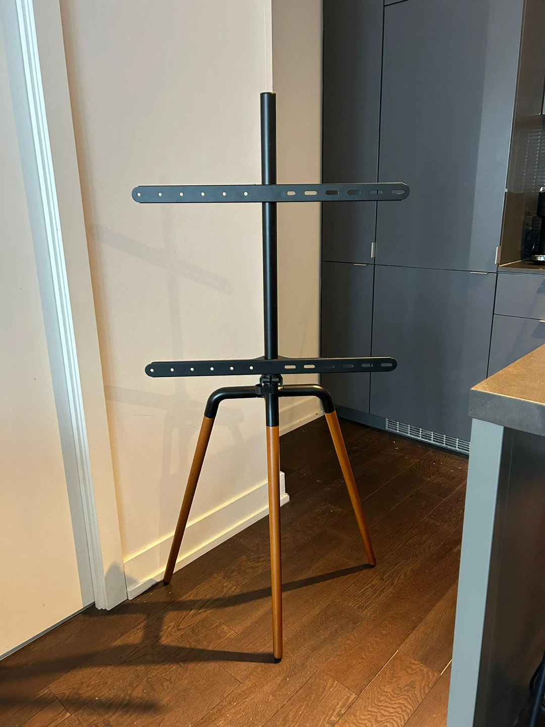 TV Easel Stand - photo 3