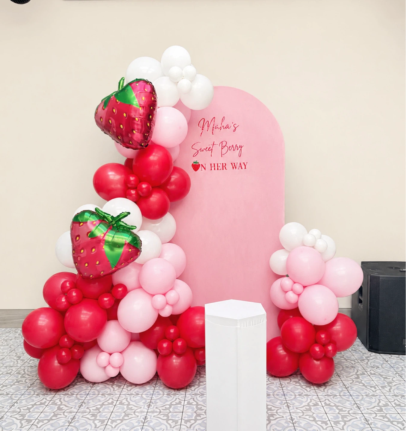 Custom balloon decor - photo 3
