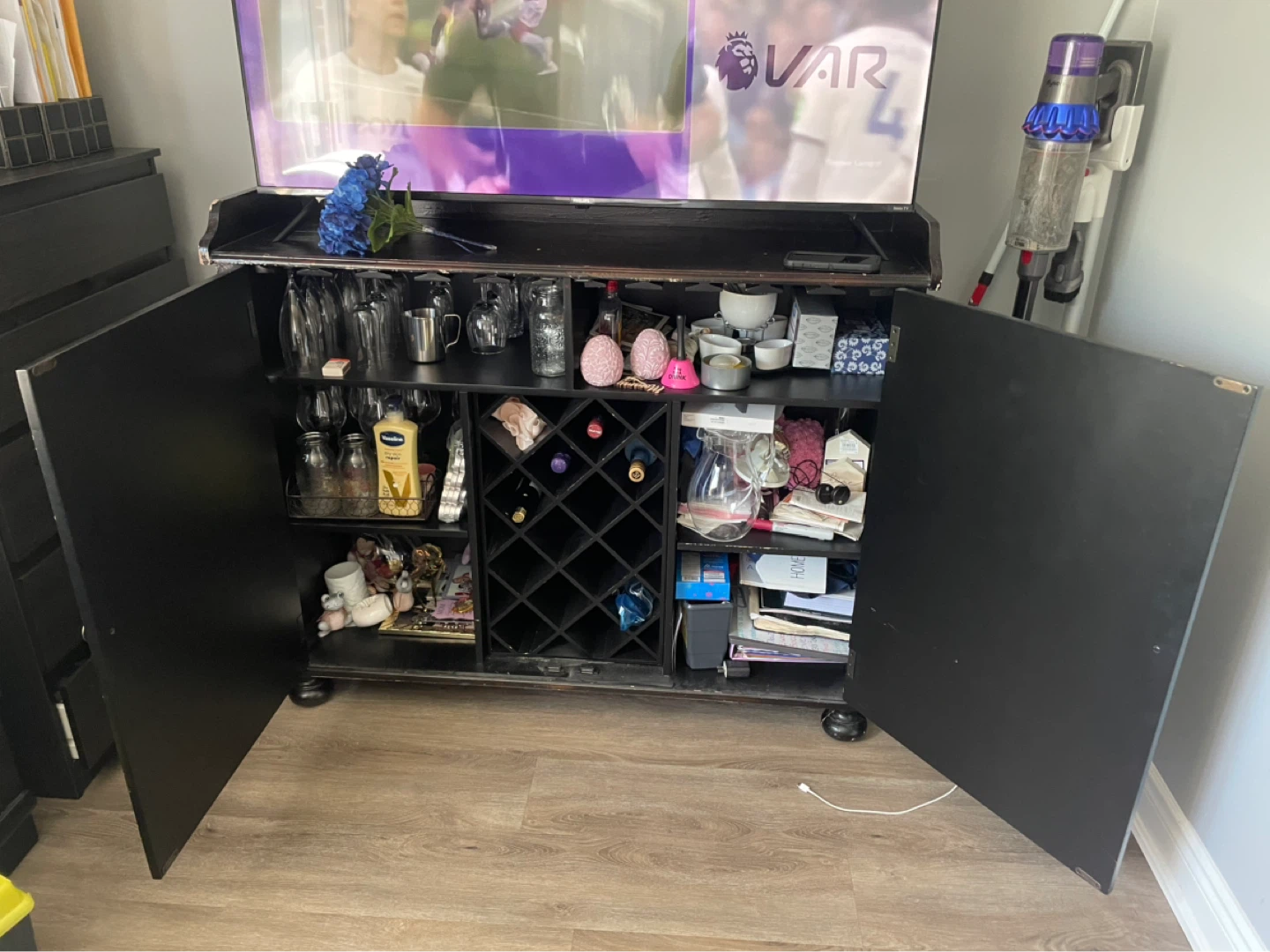 Rustic Farmhouse TV Stand / Media Cabinet - photo 2