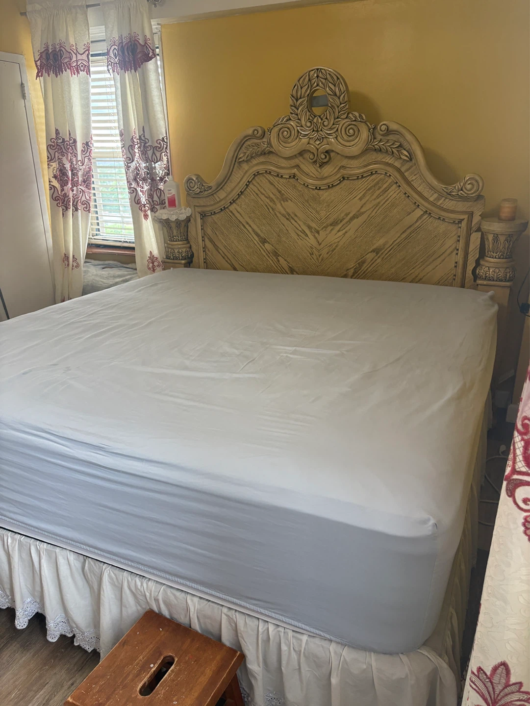 King size solid wood headboard and mattress - photo 2