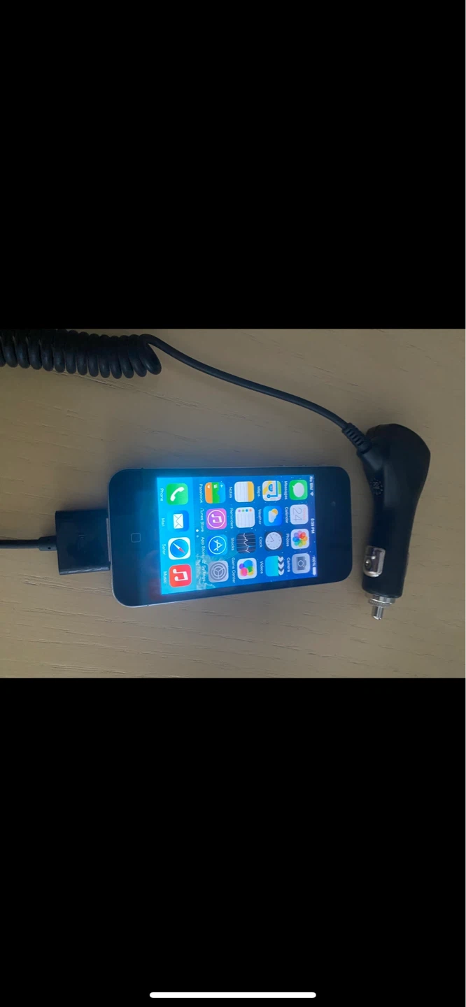 iPhone 4 Excellent Condition/ Works Great/Strong Battery - photo 3