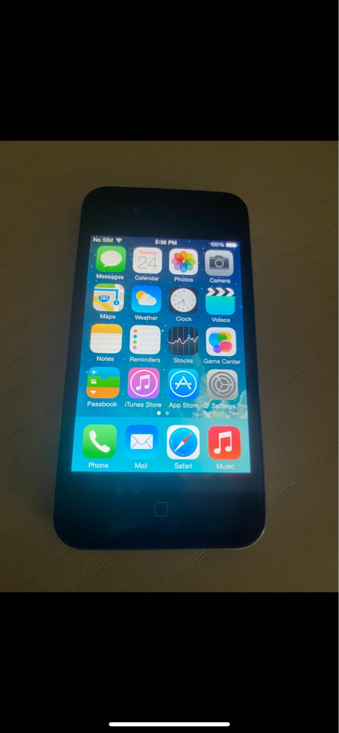 iPhone 4 Excellent Condition/ Works Great/Strong Battery