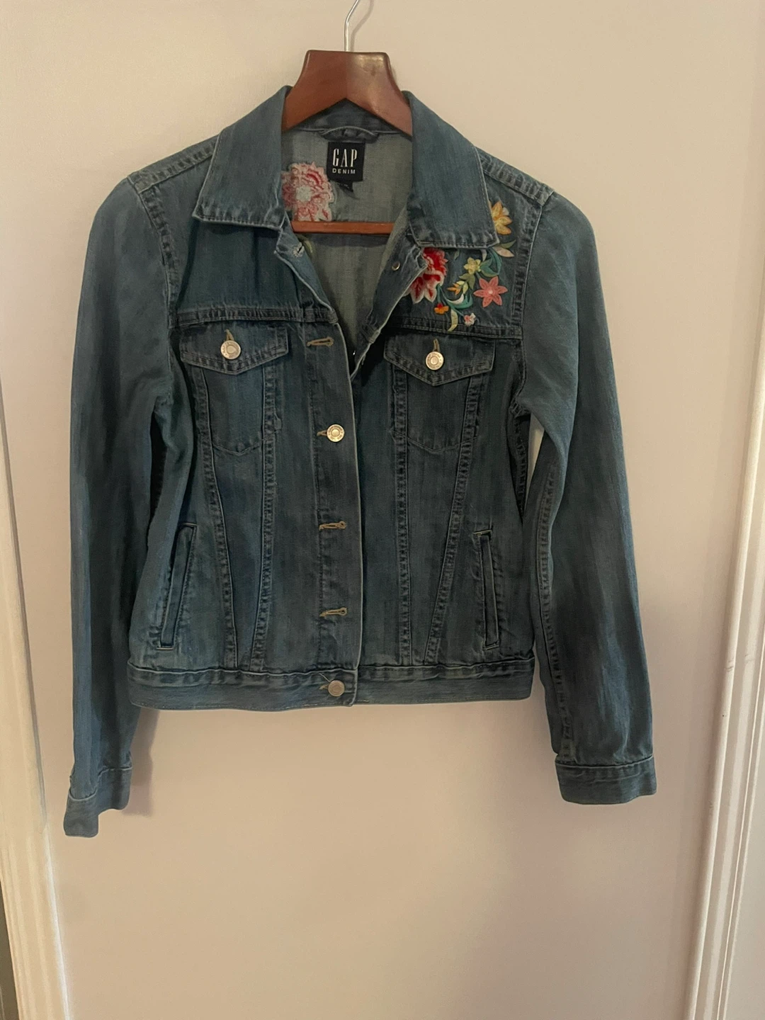GAP Denim Jacket with Floral Embroidery - XS