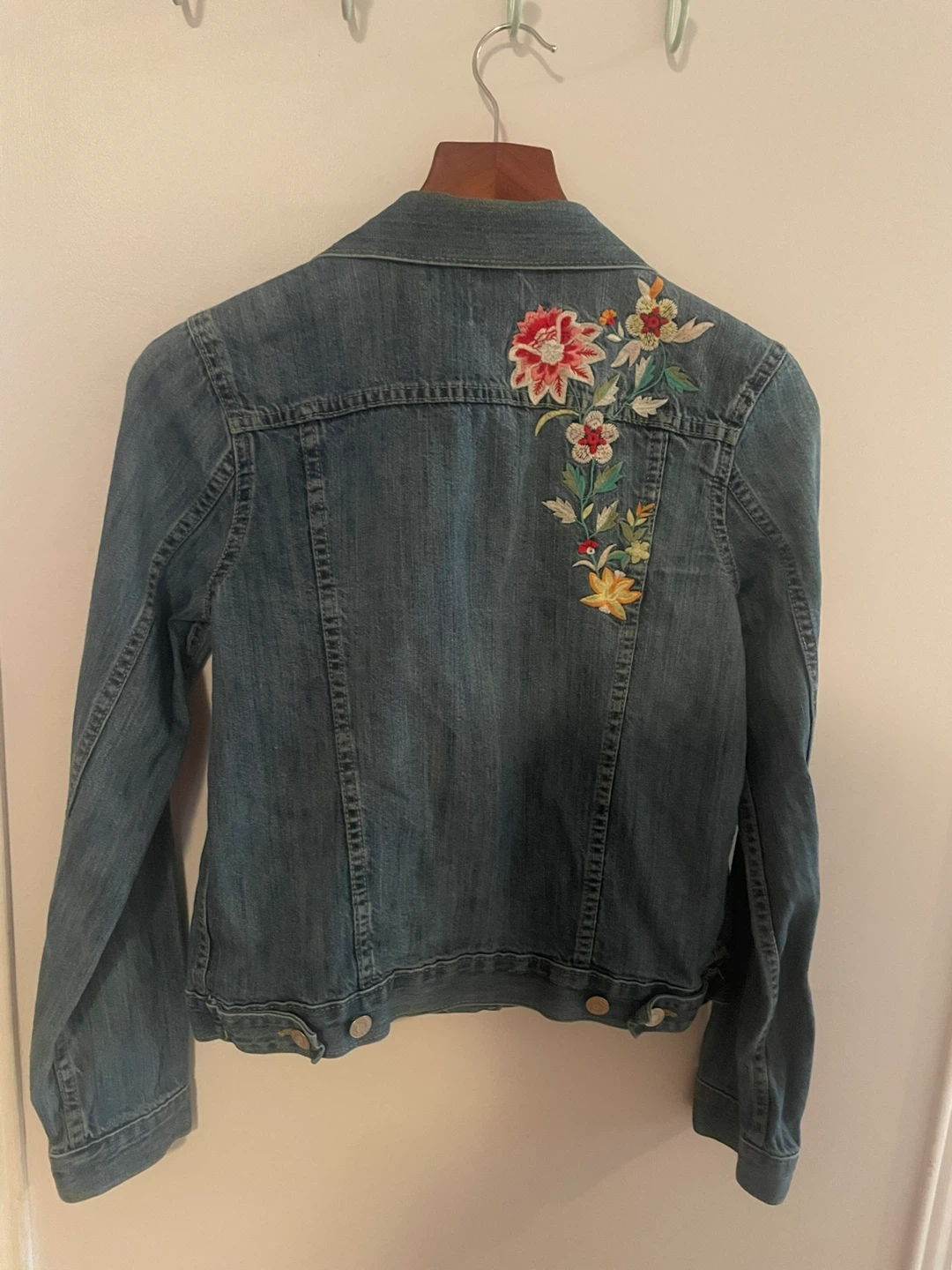 GAP Denim Jacket with Floral Embroidery - XS - photo 2