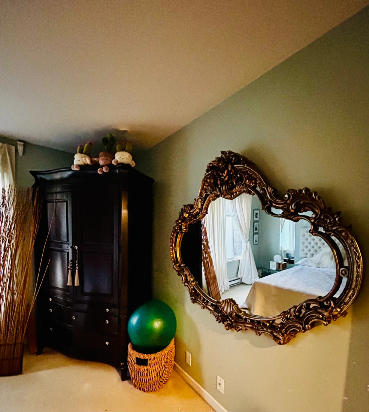 Ornate Gold Wall Mirror - photo 3