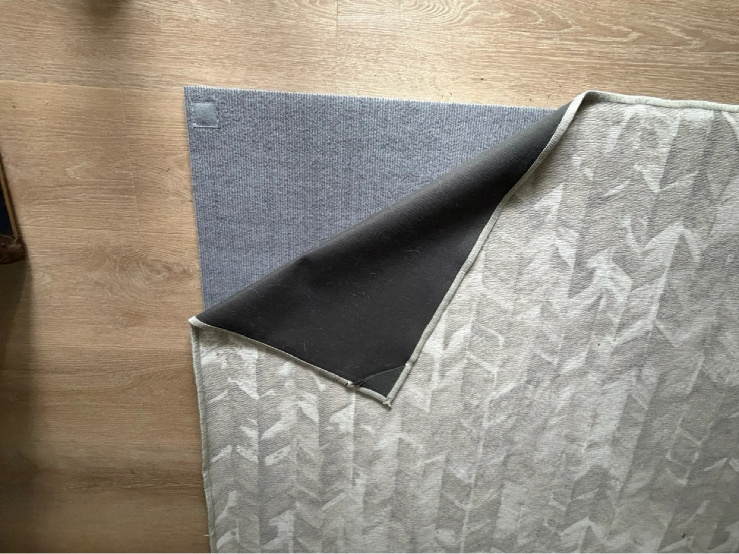 Ruggable area rug with overlay and underlay pad 10 x 8 feet - photo 3