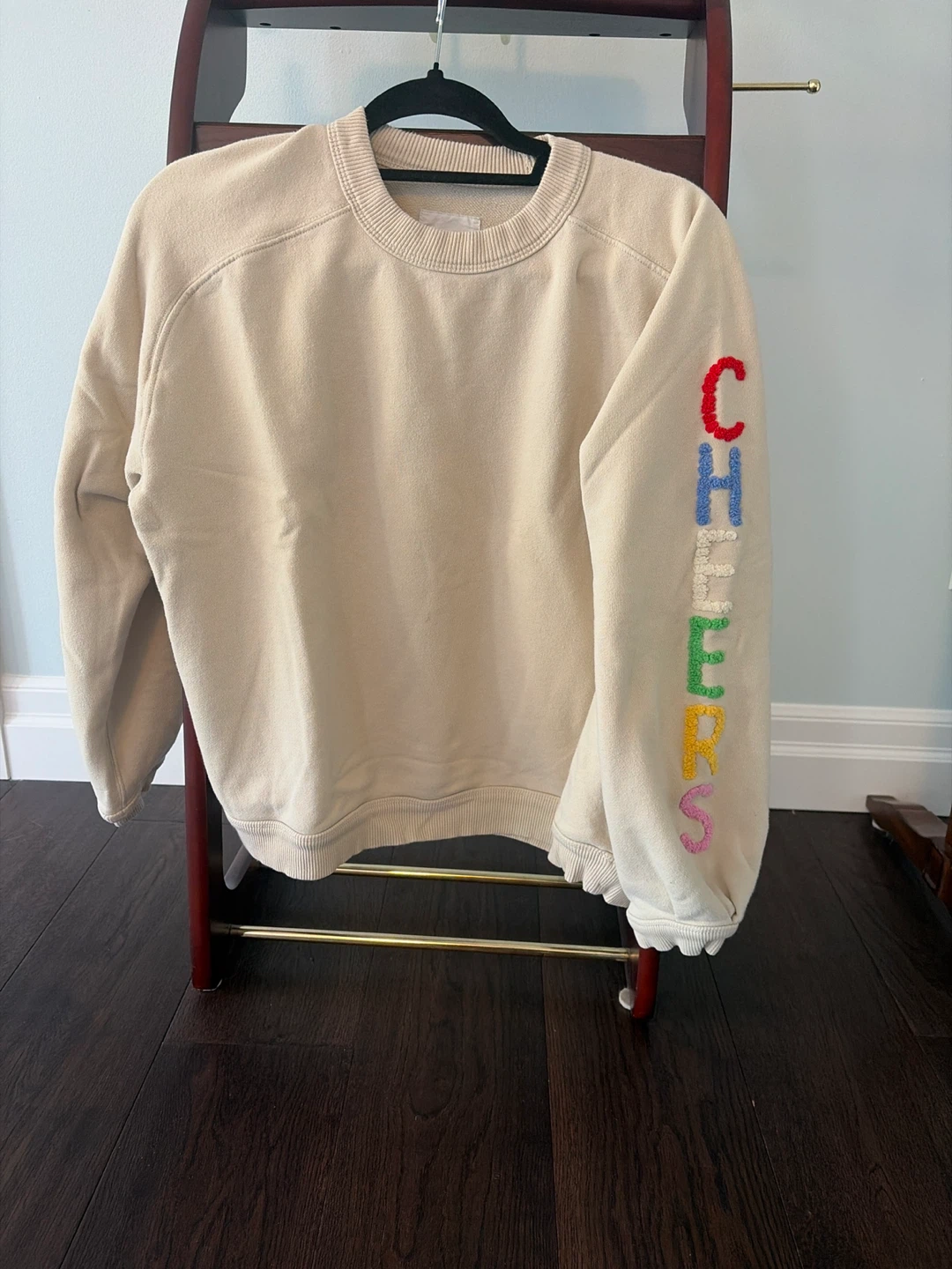 Crewneck Sweatshirt with Embroidered 'Cheers'
