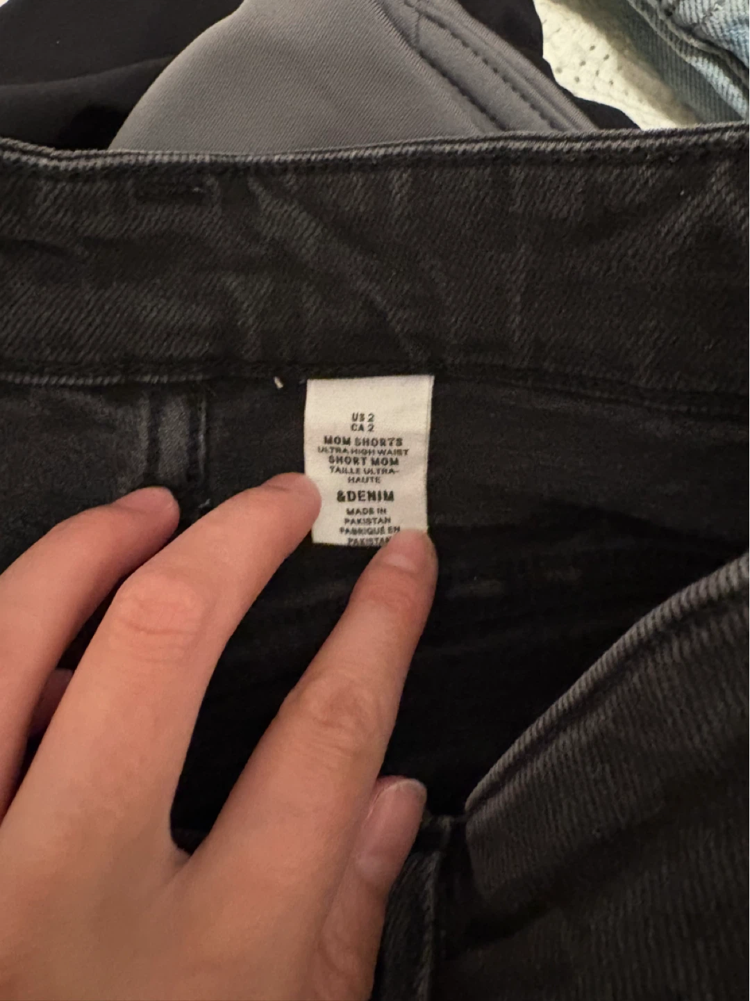 H&M Black Denim Mom Shorts - photo 2